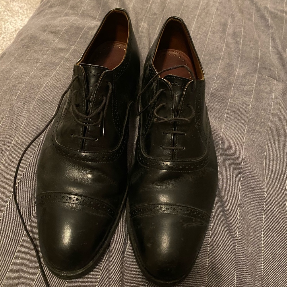Men’s Allen Edmonds black dress shoes